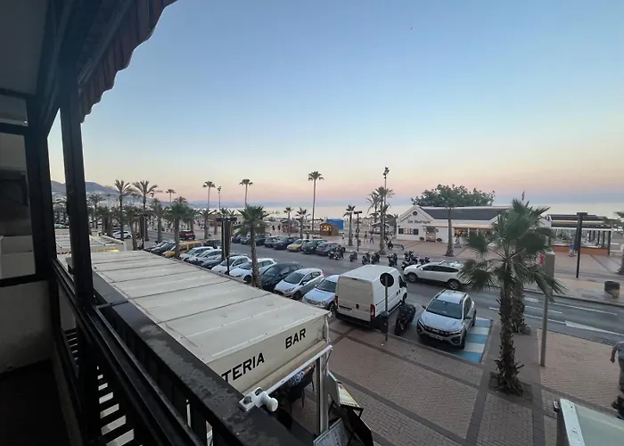 En Primera Linea De Playa Con Terraza En Boliches, Atardeceres De דירה
