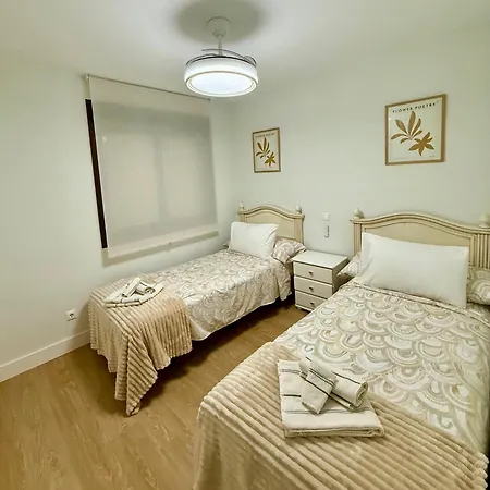 아파트 Apartamento En Primera Linea De Playa Con Terraza En Los Boliches, Atardeceres De Fuengirola 푸엔히롤라