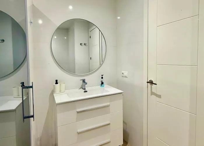 아파트 Apartamento En Primera Linea De Playa Con Terraza En Los Boliches, Atardeceres De Fuengirola *